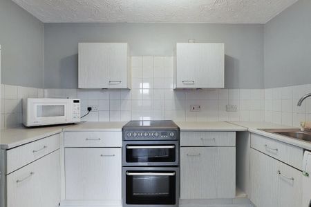 2 bedroom flat to rent - Photo 4