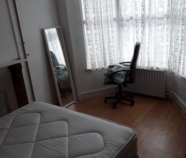 Room in a Shared House, Ethnard Road, SE15 - Photo 1