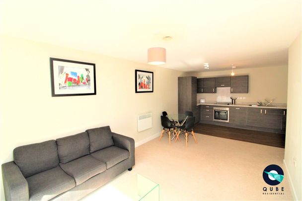 2 bedroom Flat To Rent - Photo 1