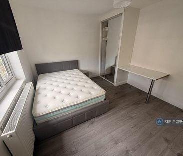 1 bedroom in a house share to rent - Photo 5