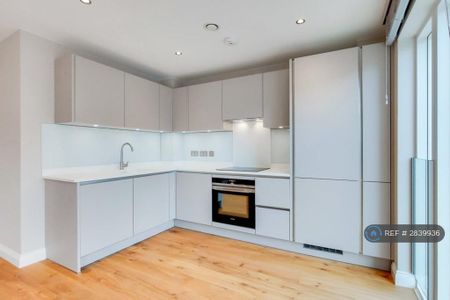 2 bedroom flat to rent - Photo 3