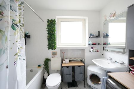 Gemütliche, grundsanierte Dachgeschosswohnung (2. OG) in begehrter Lage von Bockum - Photo 5