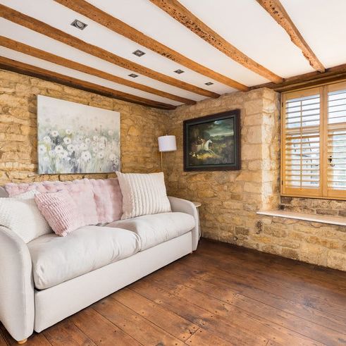 Oxford Street - Photo 1