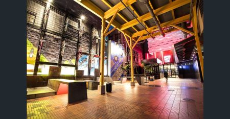 Stylish Studio with City Views & Prime Location - Photo 5