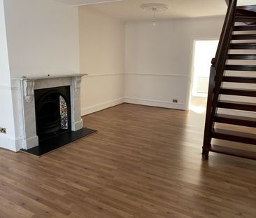 3 Bed Terraced House, The Links, E17 - Photo 1