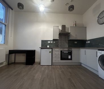 Church Gate - Photo 4