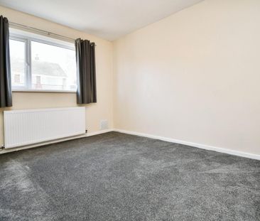 3 bedroom Bungalow To Let Total Size: 1077 SQ FT - Photo 1