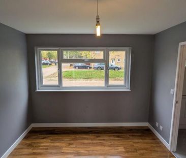 3 bedroom semi-detached house to rent - Photo 6