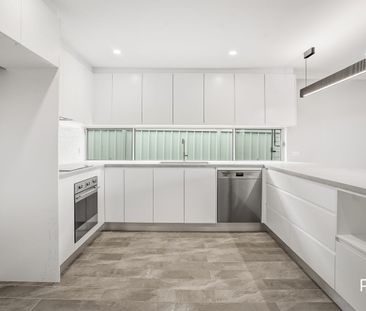 Three Bedroom Masterpiece - Photo 2