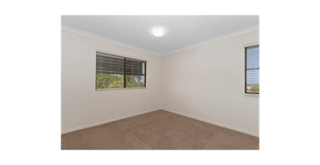 Modern Apartment in Highly Sought-After Riverlinks Estate - Photo 3