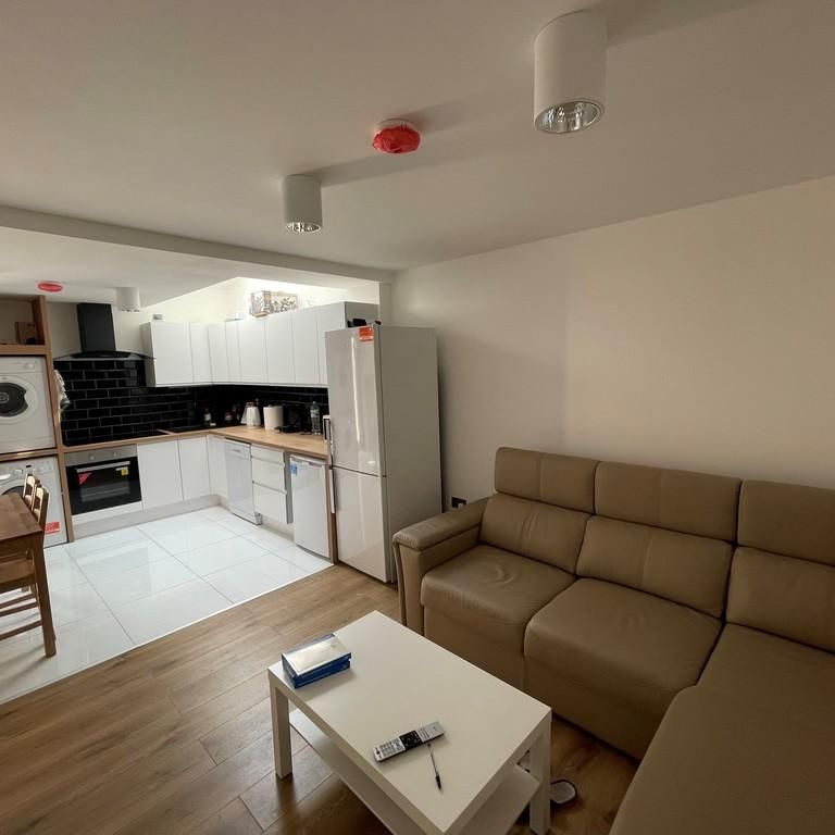 5 bedroom terraced house to rent - Photo 1
