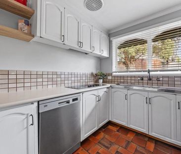 Comfortable Family Home in a Fantastic Location - Photo 5