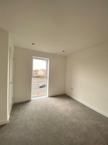 2 Bed Flat, Talbot Road, M32 - Photo 4
