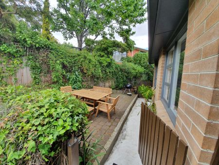 Family Home, Great Location, Views - Photo 4