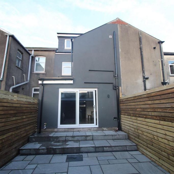 6 bedroom house to rent - Photo 1