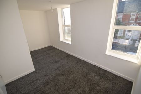 To Let 2 Bed Apartment - Photo 4