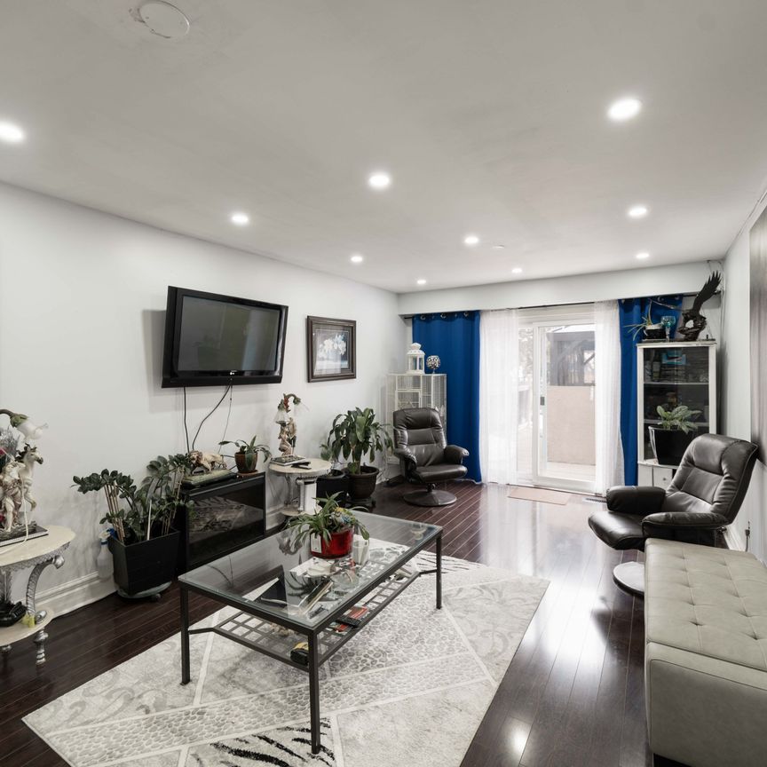 For Lease - 2936 Windjammer Road, Mississauga, Ontario - Photo 1