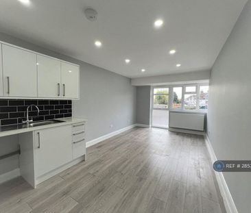 2 bedroom flat to rent - Photo 4