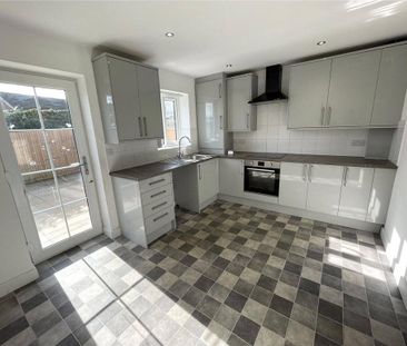 3 bedroom semi-detached house to rent - Photo 3
