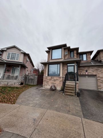 For Lease - 39 Waterton Crescent, Richmond Hill, Ontario - Photo 3