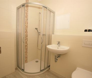 Tolle 2-Raum-Wohnung mit Aufzug, Dusche und Einbauküche - Foto 1