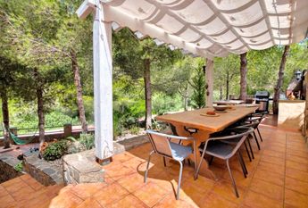 Villa for rent in Cumbre del Sol with 5 bedrooms