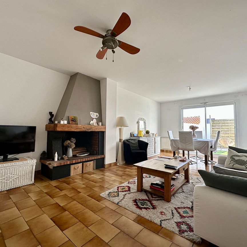 Location appartement 3 pièces, 75.00m², Saint-Gilles-Croix-de-Vie - Photo 1