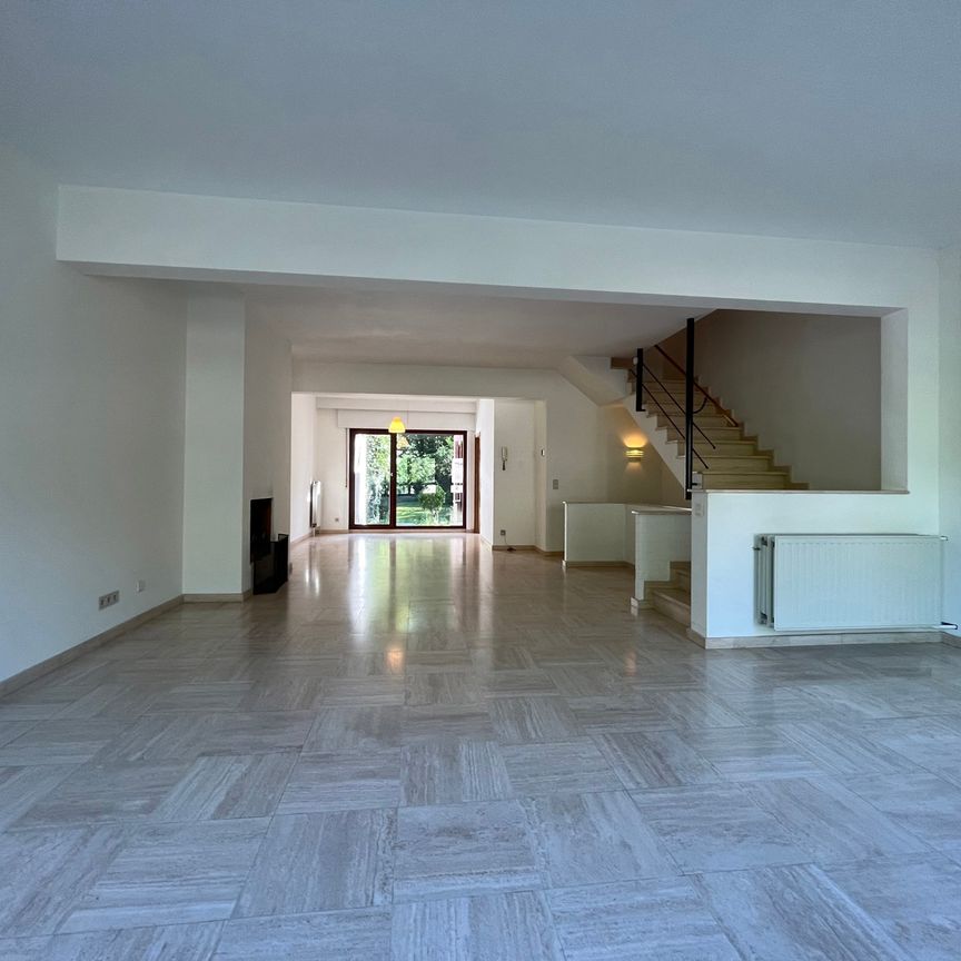 House - for rent - Photo 1