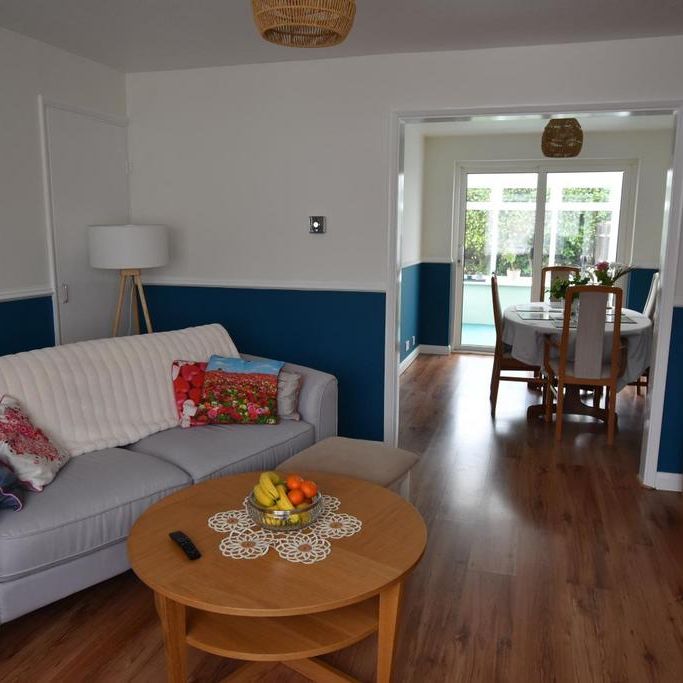 4 bedroom semi-detached house to rent - Photo 1