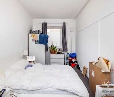 Kennington Lane, London, SE11 - Photo 5