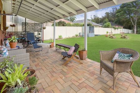 3 BEDROOM HOME IN CENTRAL LOCATION - Photo 2