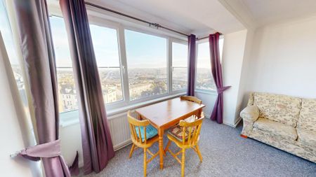 2 bedroom flat to rent - Photo 2