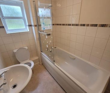 2 bedroom semi-detached house to rent - Photo 3