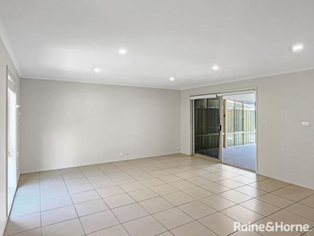 Cozy Oasis 2 Bedroom Townhouse In The Heart Of Gungahlin - Photo 3