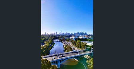 Light-Filled Boutique Retreat in the Heart of Richmond - Fully Furnished! - Photo 3