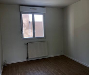 Location Appartement 4 pièces 75 m² Argenton-sur-Creuse - Photo 5