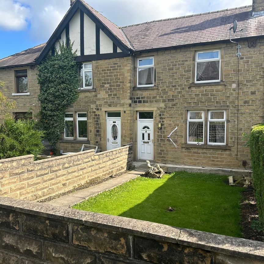 THREE BED SEMI DETACHED HOUSE - Photo 1