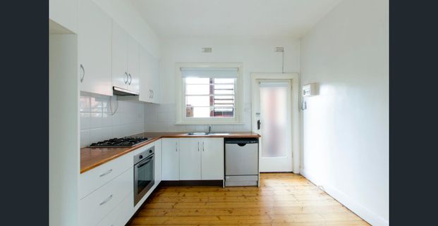 Art Deco Charm in the Heart of Elwood - Photo 1