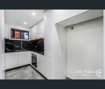 8a Moonbi Close, Greenfield Park, NSW 2176 - Photo 4