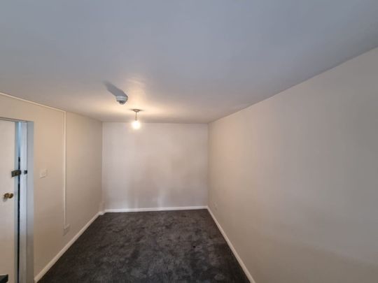 Bedsit, Broxholm Road, SE27 - Photo 1