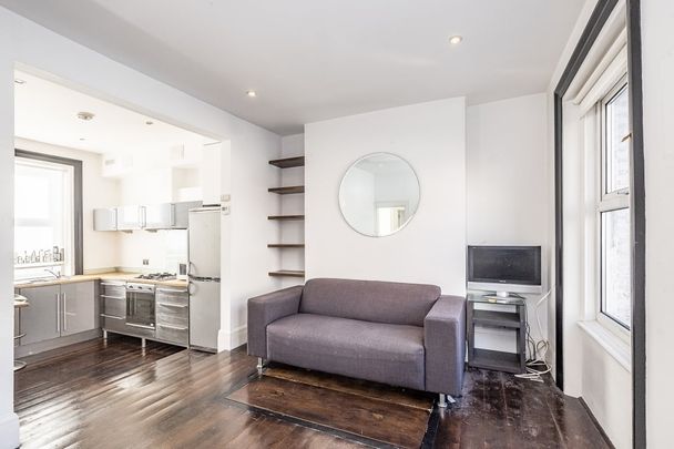 2 bedroom flat to rent - Photo 1