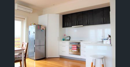 SECLUDED APARTMENT WITH A VIEW - Photo 3