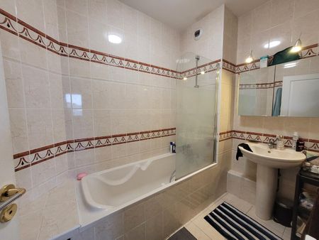 Location Appartement 2 pièces 49m² VALENCIENNES 59300 - Photo 4