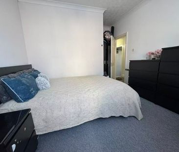 1 Bed Flat, Appleton Road, SO18 - Photo 2