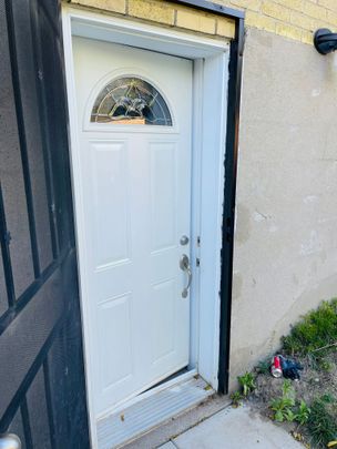 For Lease - 54 Medley Crescent Unit# Basement, Toronto, Ontario - Photo 1