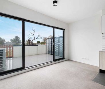 Convenient Location - Photo 1