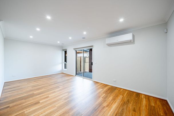 Comfortable Living with Style - Photo 1