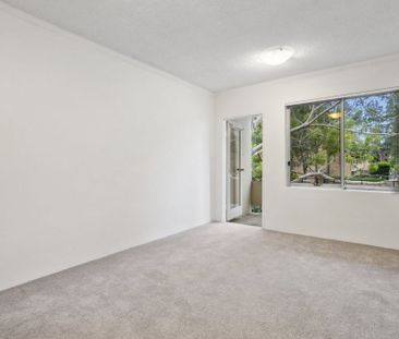 LIGHT AND AIRY 2BEDROOM APARTMENT - GREAT LOCATION - Photo 4