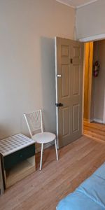 CHAMBRE À LOUER À SAINT-AGATHE-DES-MONTS,PRES DE TOUT LES SERVICES. - Photo 3