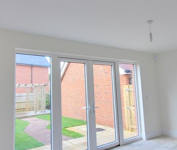 Nicholson Way Waterlooville Unfurnished - Photo 4